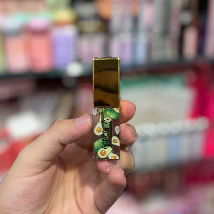 برق لب میوه‌ای OMGA مدل Nourishing Lip Tint — تصویر ۴