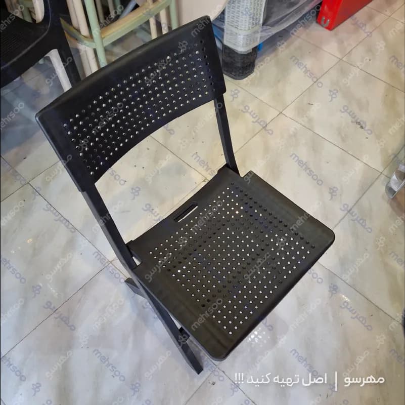 صندلی تاشو پلیمری طرح پانچ — تصویر ۹