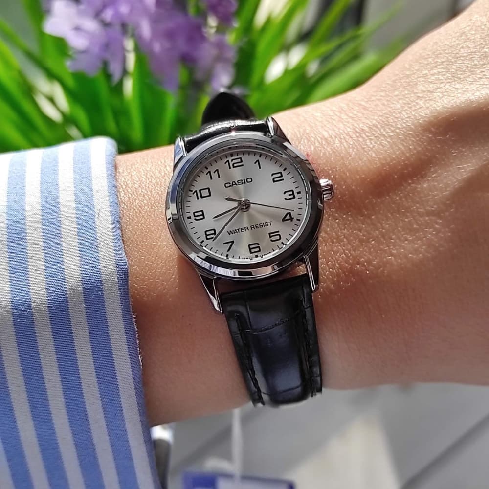ساعت مچی زنانه کاسیو مدل CASIO-LTP-V001L-7B — تصویر ۴