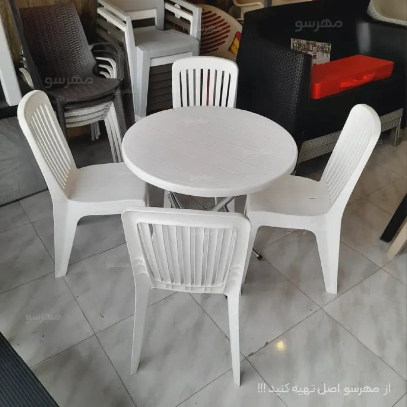 ست ورونیکا با میز گرد تاشو (4نفره)