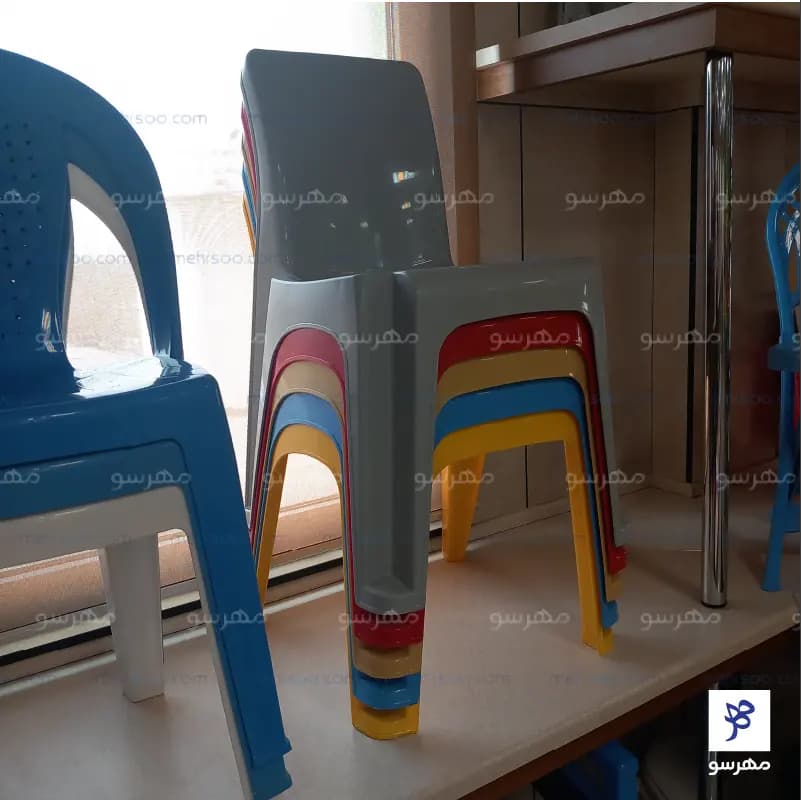 صندلی پلاستیکی ماهون — تصویر ۵