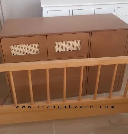 دراور کنسول‌دار با کشوهای حصیری و چوب راش گرجستان — تصویر ۳