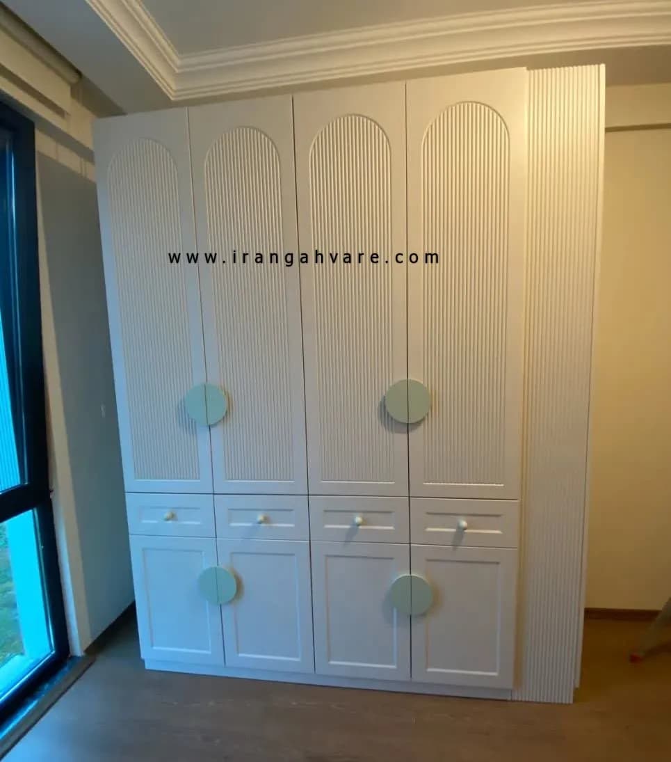 کمد ۴ در بزرگ و ویترین — تصویر ۴