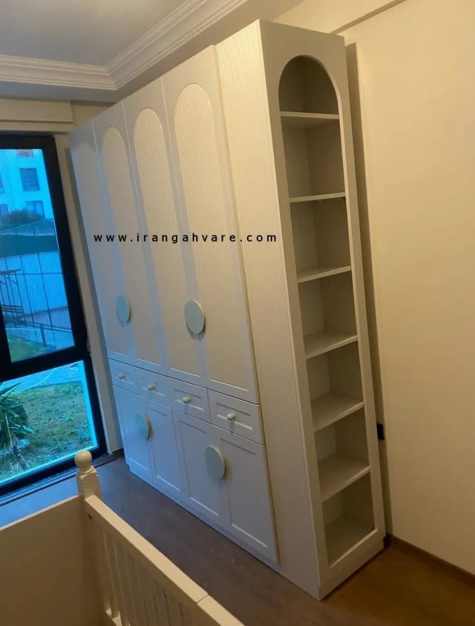 کمد ۴ در بزرگ و ویترین — تصویر ۳