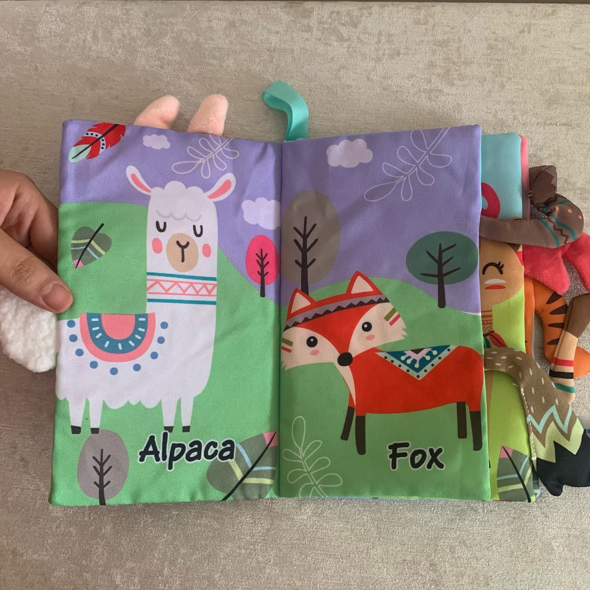 کتاب پارچه ای مستطیل دم دار سوتک دار خرگوش — تصویر ۷