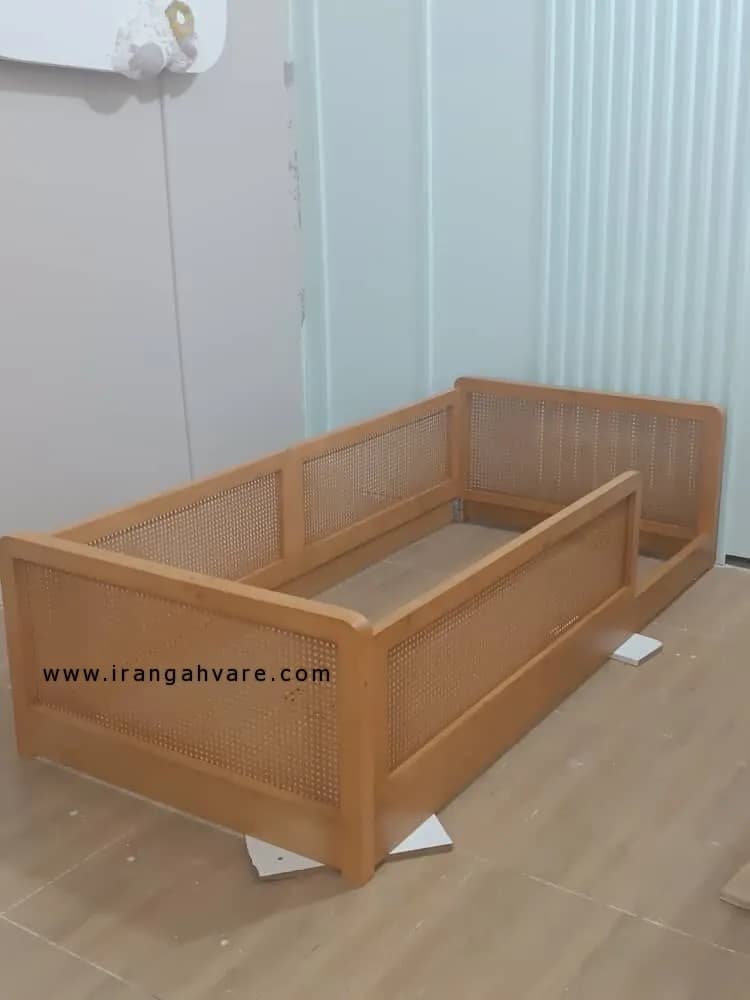 تخت مونته سوری چوب و حصیر — تصویر ۳