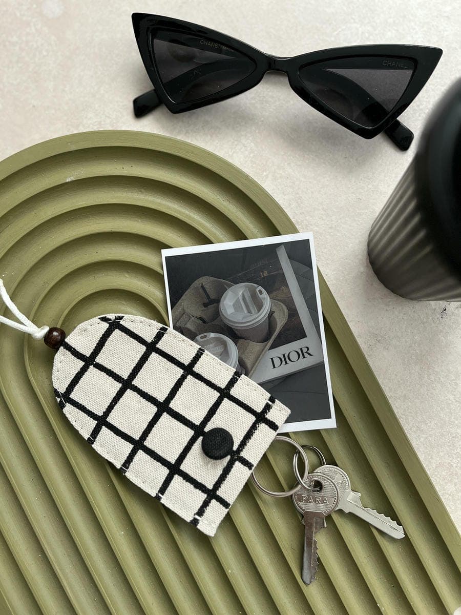 کیف جاسوییچی طرح چهارخونه — تصویر ۹