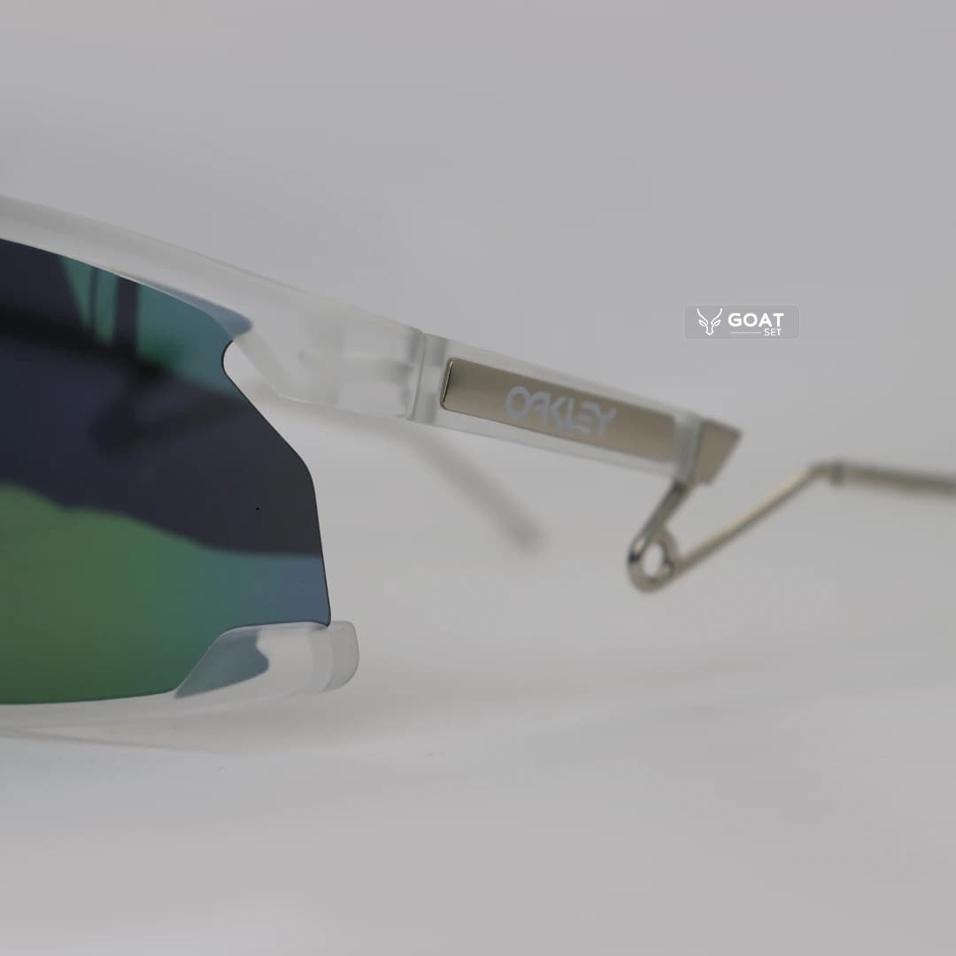 عینک آفتابی اوکلی Bxtr فلزی | Oakley BXTR Metal | اورسایز اسپرت یونیسکس — تصویر ۵