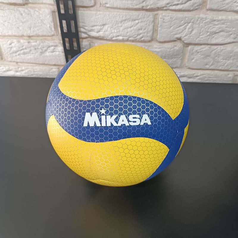 توپ والیبال میکاسا طرح زنبوری کد V300W — تصویر ۴