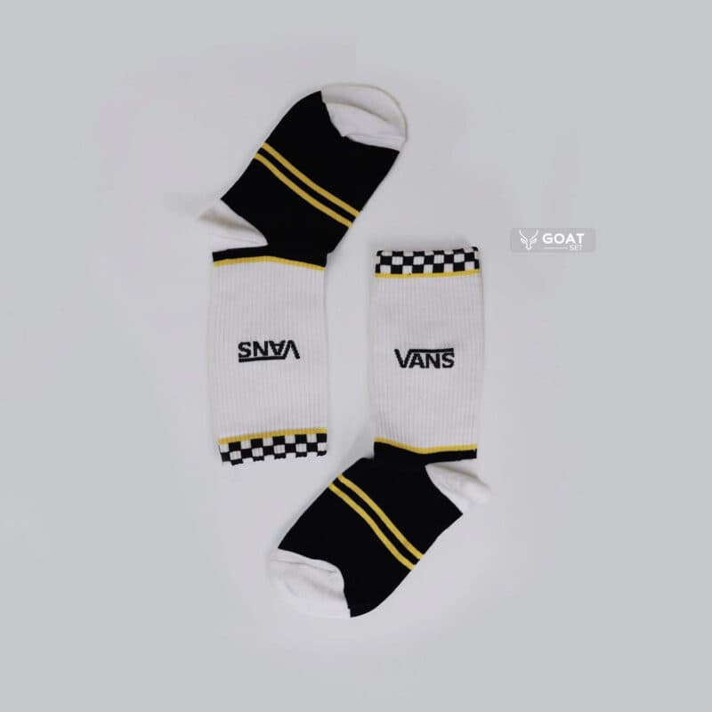 جوراب اسپرت طرح دار vans سفید و مشکی | ساق بلند — تصویر ۳