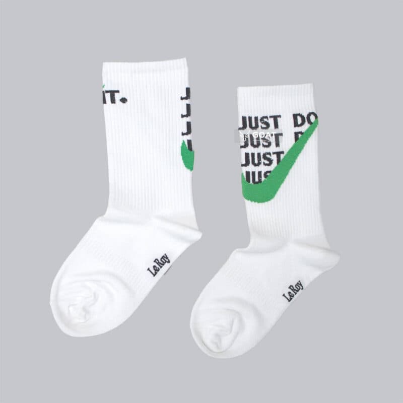 جوراب ترند ساق بلند نایک رنگ سفید طرح just do it — تصویر ۵