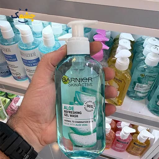 ژل شستشو صورت گارنیر SkinActive مدل Refreshing با عصاره آلوئه‌ورا حجم 200 میلی لیتر — تصویر ۳