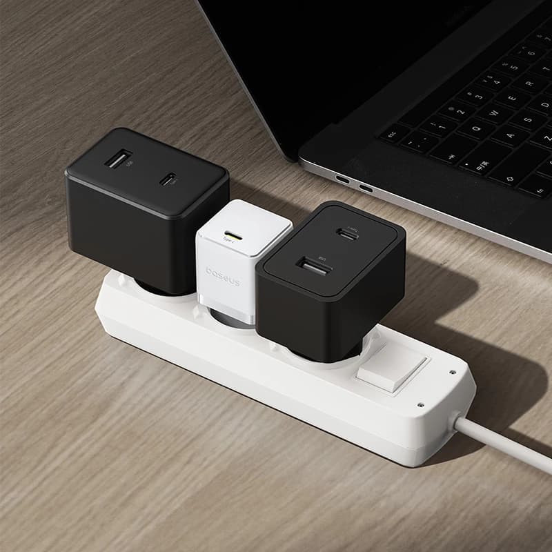 شارژر باسئوس مدل Palm Fast Charger 1C 20W به همراه کابل شارژ PD 60W سفید — تصویر ۱۱