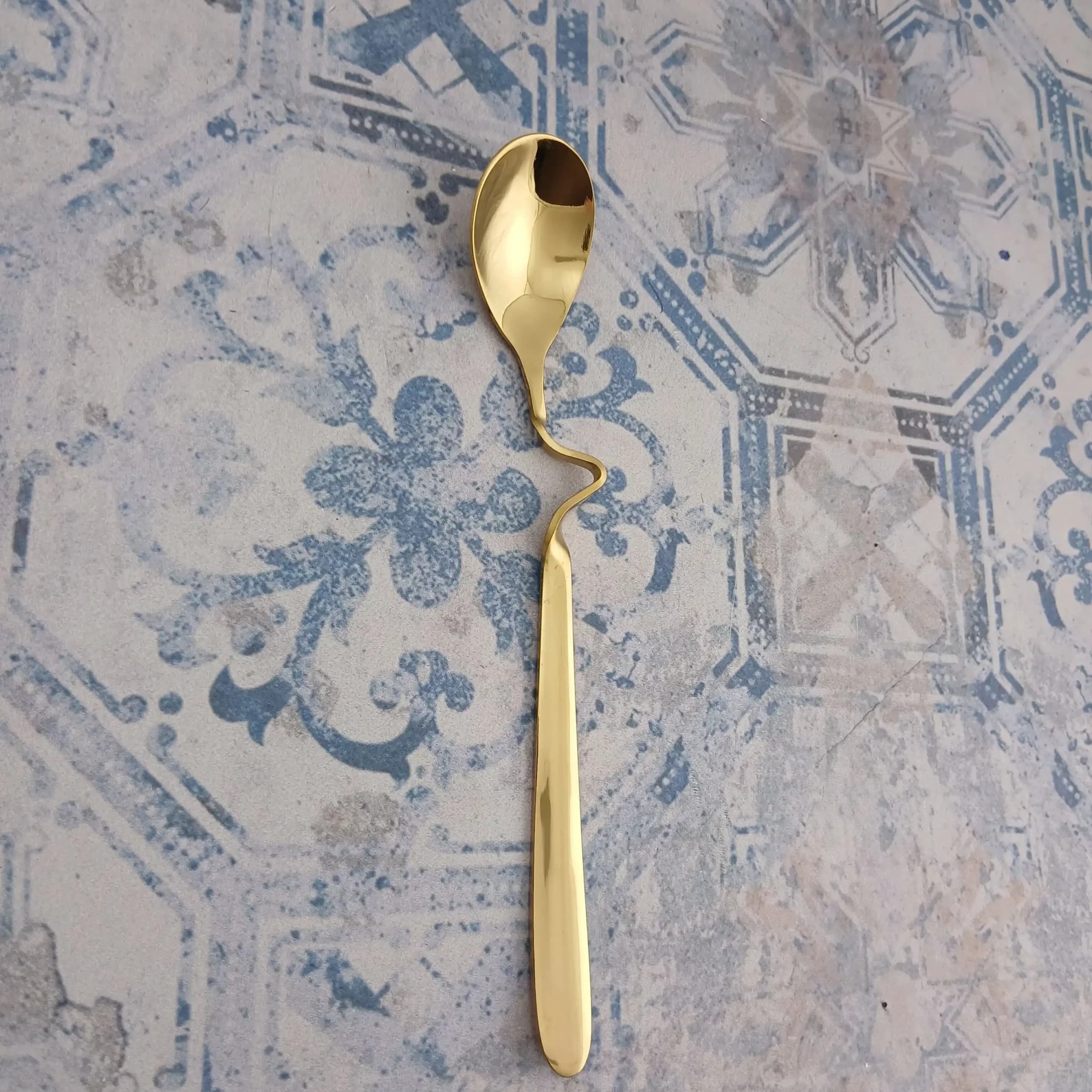قاشق عسل خوری مدل دونا طلایی — تصویر ۴