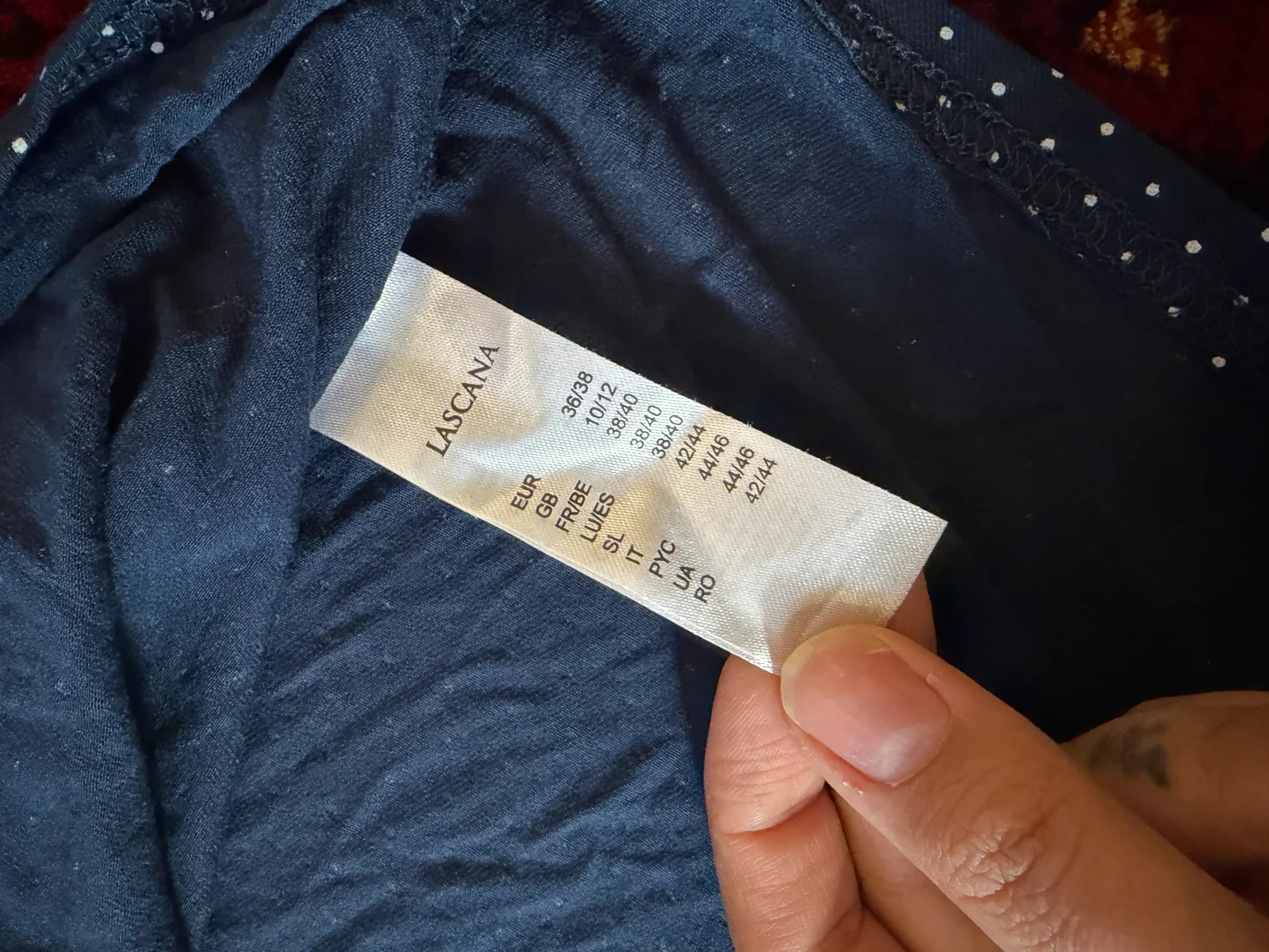 لباس خال خالی — تصویر ۴