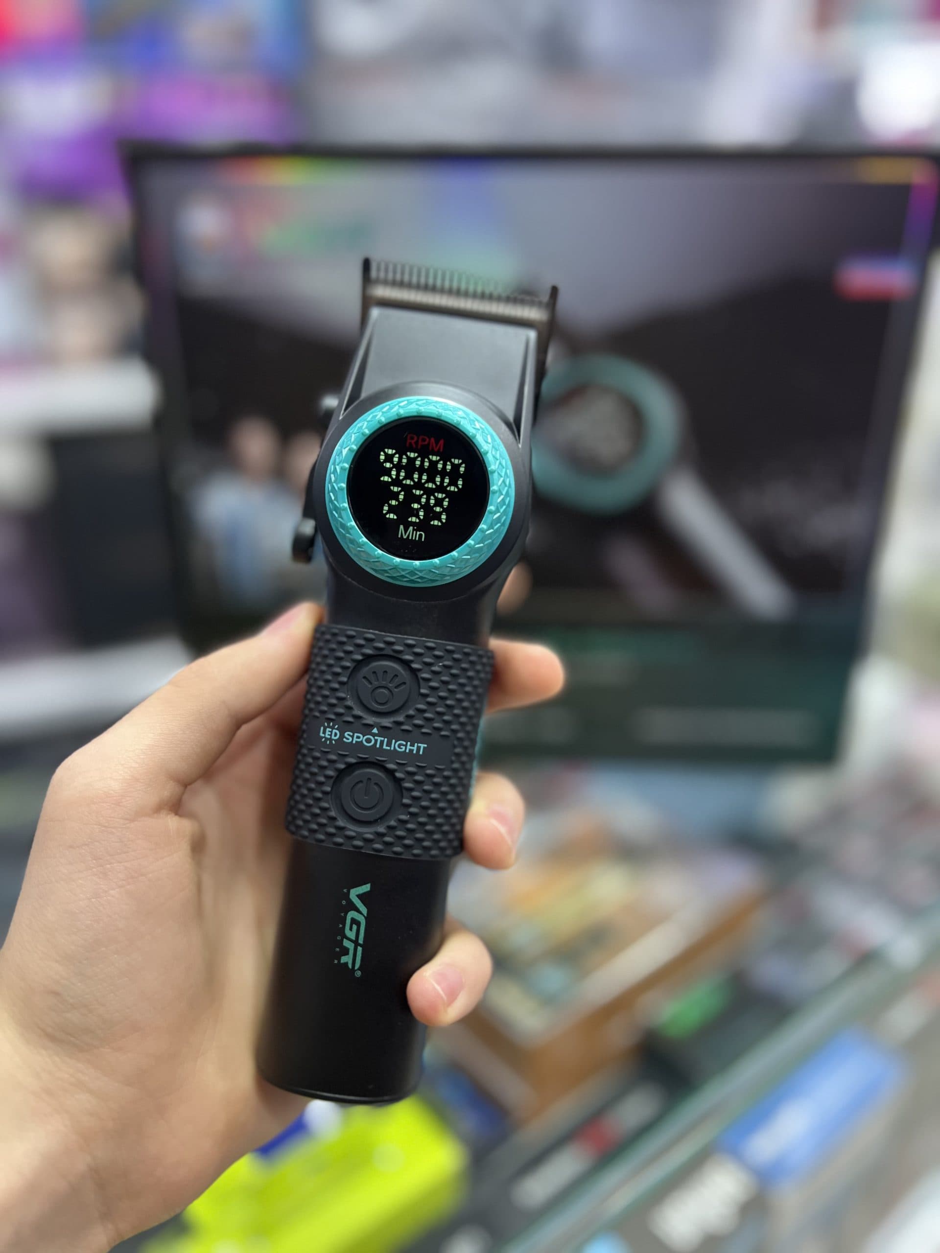 ماشین اصلاح حرفه ای سر و صورت وی جی آر مدل V-001 — تصویر ۹