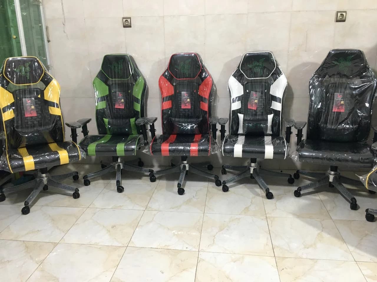 صندلی گیمینگ razer s500(زیر پایی) — تصویر ۶