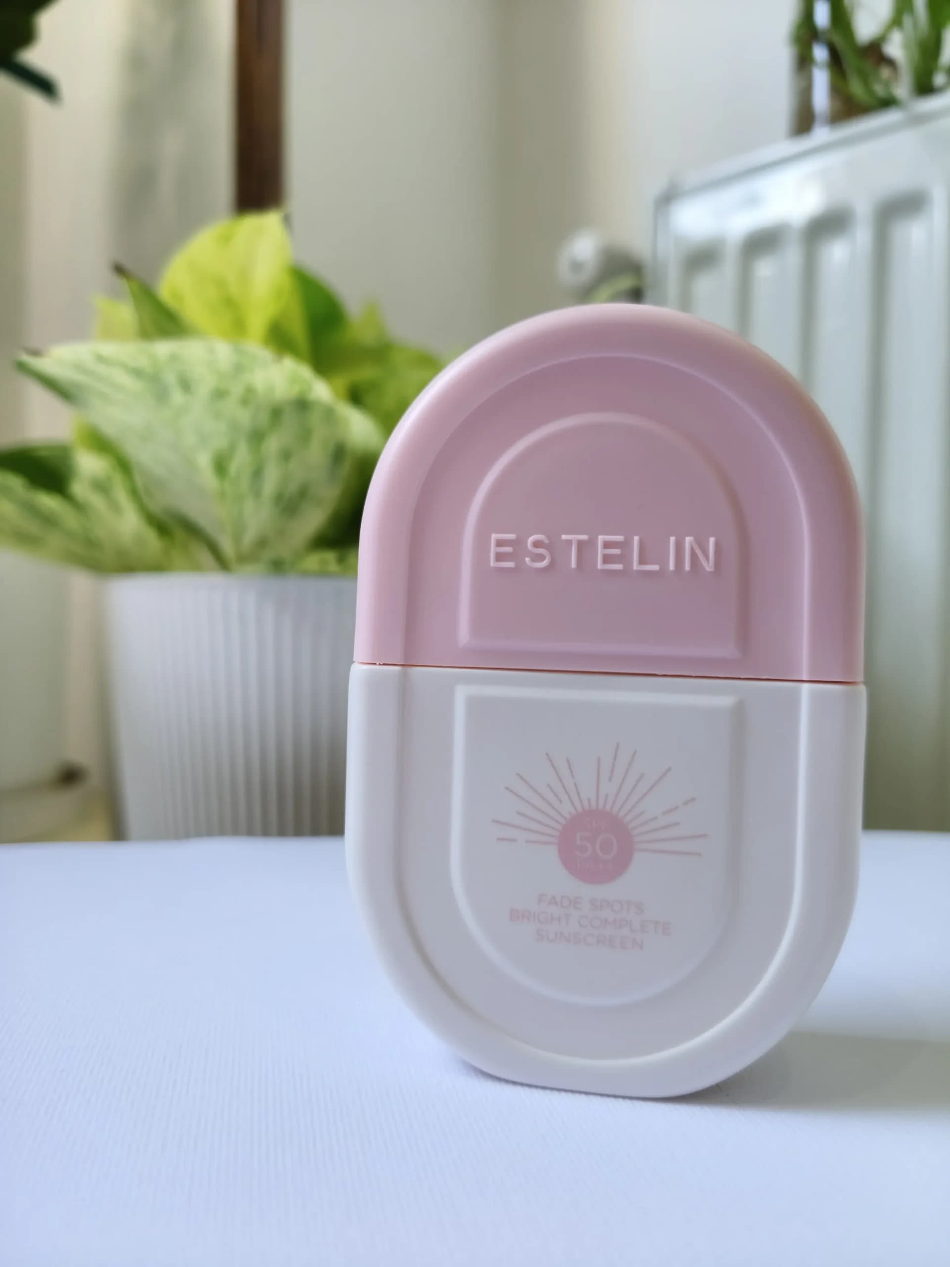 ضد آفتاب استلین سبز و صورتی 50 گرمی ( Estelin ) — تصویر ۷