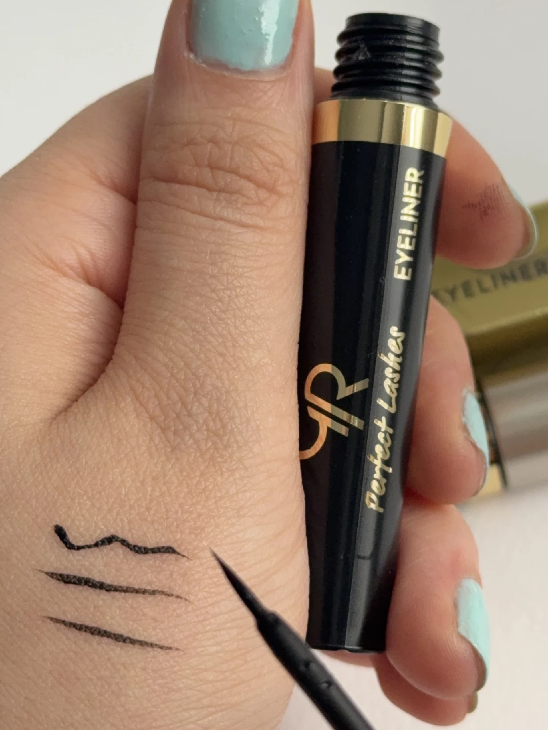 خط چشم مویی مشکی گلدن رز مدل Perfect lashes (GoldenRose) — تصویر ۶