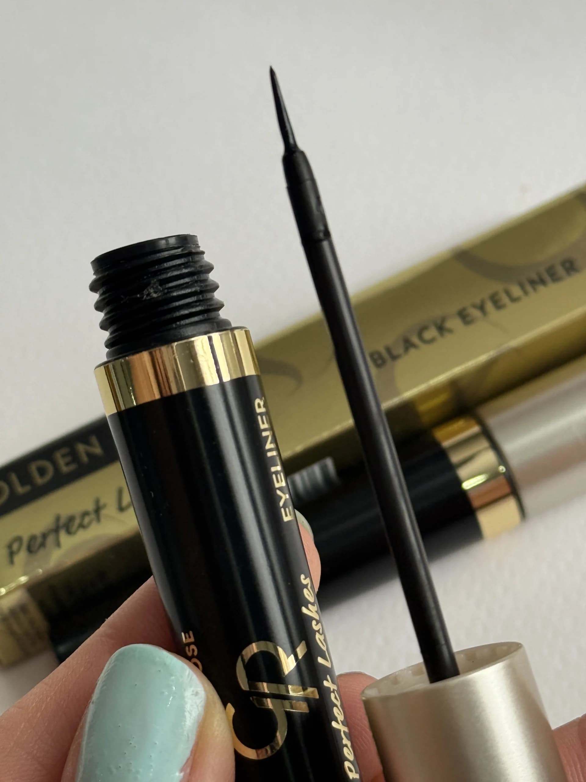خط چشم مویی مشکی گلدن رز مدل Perfect lashes (GoldenRose) — تصویر ۳