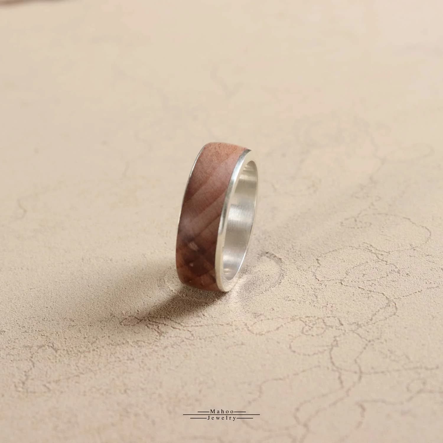 انگشتر نقره و چوب راش مدل R0121 — تصویر ۸