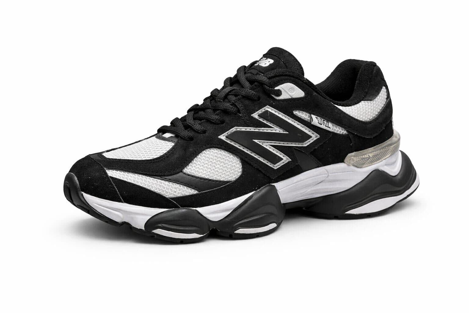 کتانی نیو بالانس ۹۰۶۰ New Balance black سفید. مشکی کد ۰۰۱۴۹