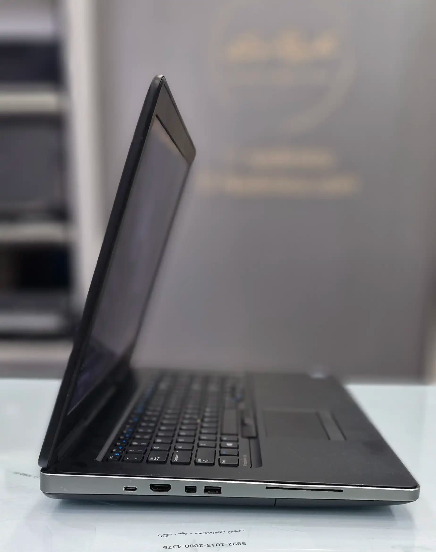 لپ تاپ استوک دل مدل Dell 7720 — تصویر ۷