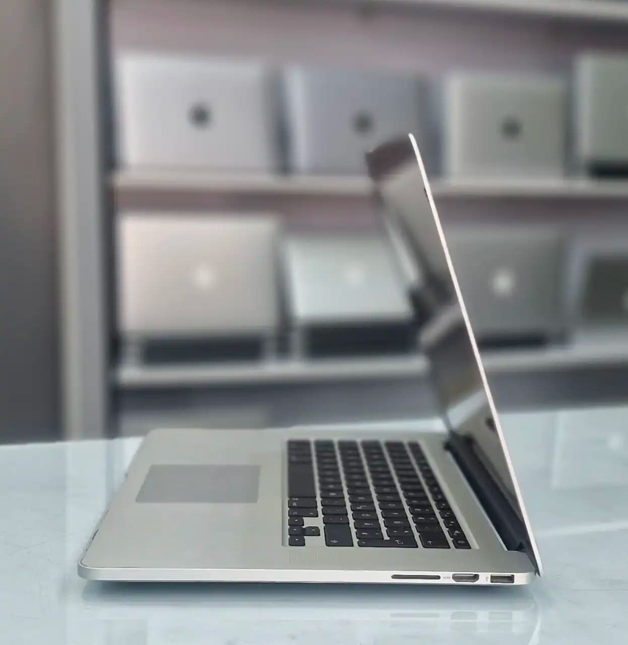 لپ تاپ استوک اپل مک بوک پرو مدل APPLE MacBook Pro 10.1 A1398 — تصویر ۲