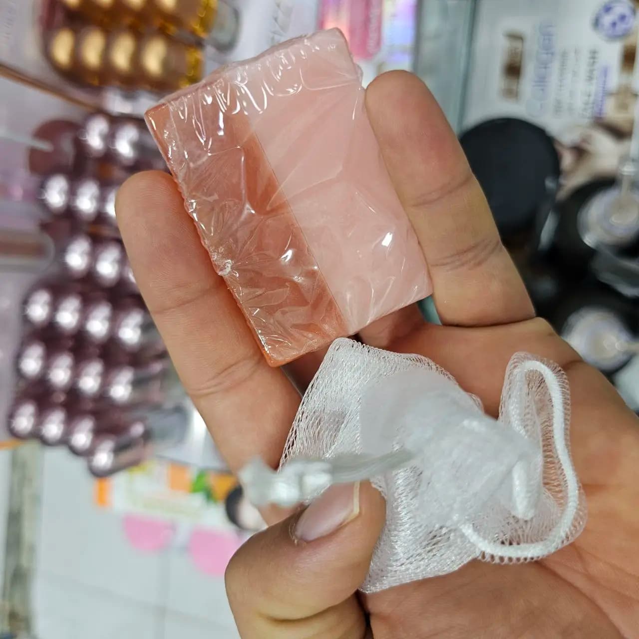 صابون بیکینی آیچون بیوتی لیف‌دار روشن‌کننده و اسکراب با حجم ۱۰۰ گرم — تصویر ۴