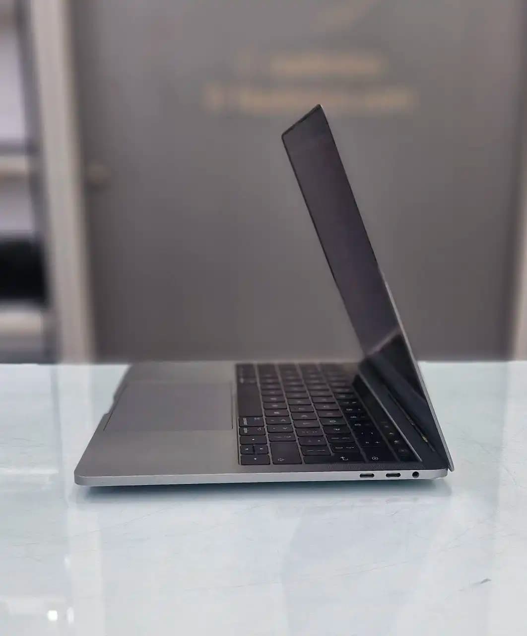 لپ تاپ استوک اپل مک بوک پرو مدل APPLE MacBook Pro 14.2 A1706 — تصویر ۳
