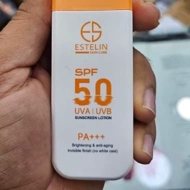 لوسیون ضد آفتاب استلین نارنجی اورجینال SPF 50 فاقد چربی روشن‌کننده و ضد لک با نیاسینامید و گلوتاتیون 75 میلی‌لیتر — تصویر ۴