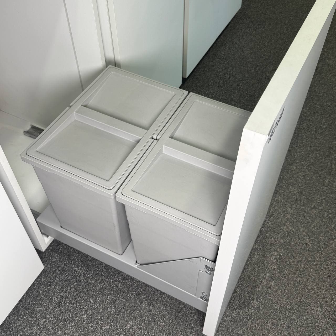 سطل چندمنظوره توکار ریل از کف هایلو (Hailo) مدل باتم مانت جهت یونیت 400mm کد3616411