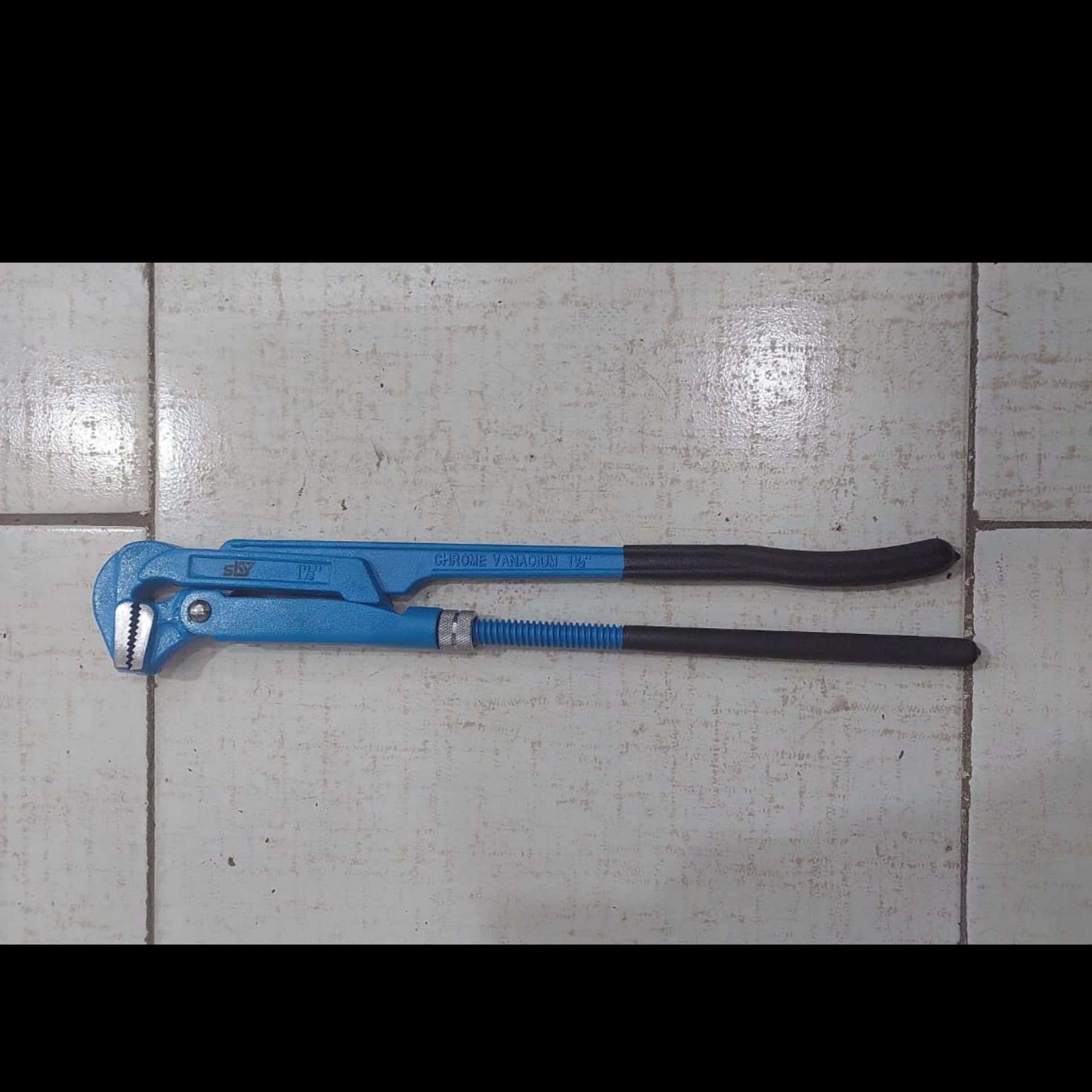 اچار لوله گیر 1/5 اینچ دسته بلند صنعتی فک فولاد الیاژ ساخت چین بدنه مستحکم