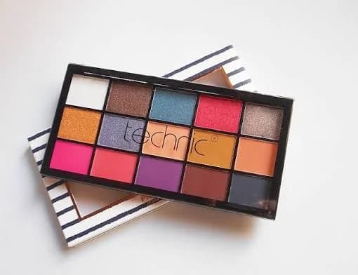 پالت سایه Vacay تکنیک مدل Vacay Pressed Pigment 15 رنگ حجم 22.5 گرم — تصویر ۴