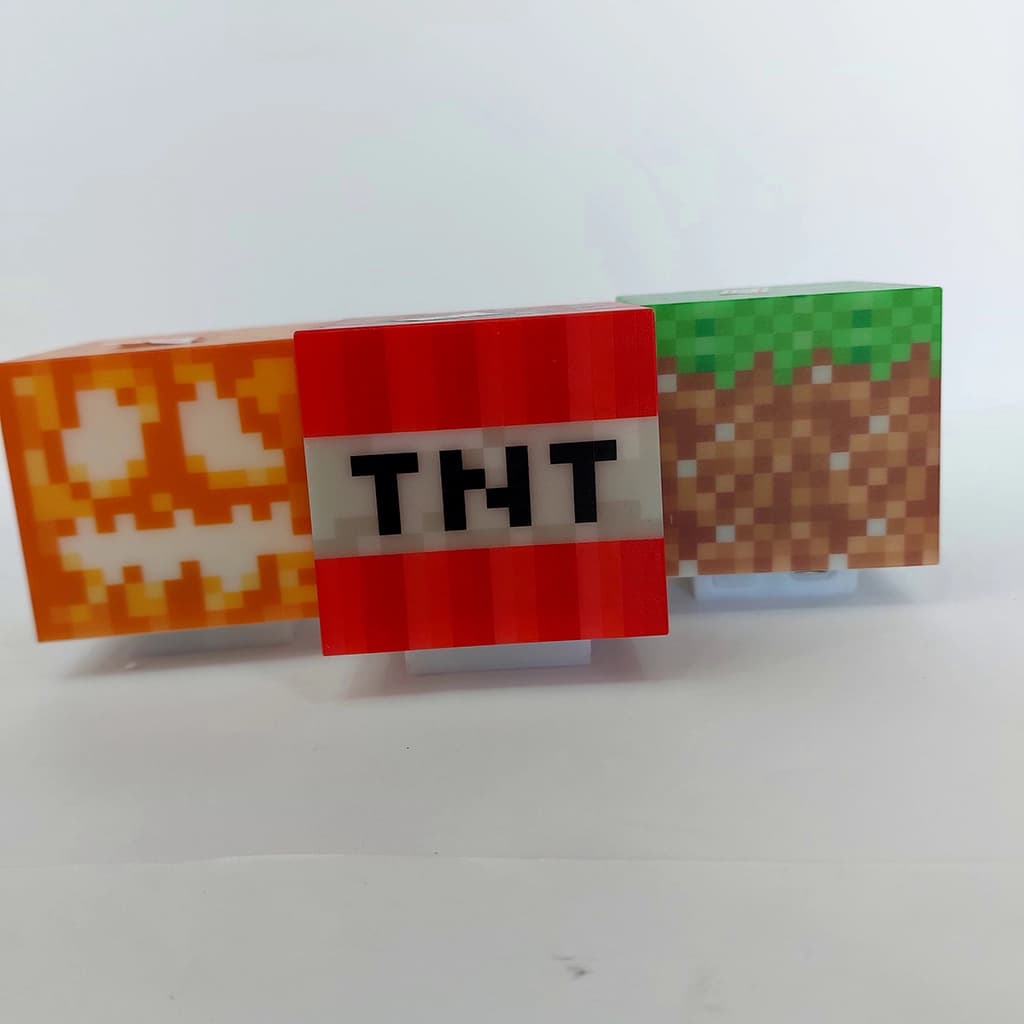چراغ خواب ماینکرافت طرح TNT — تصویر ۲