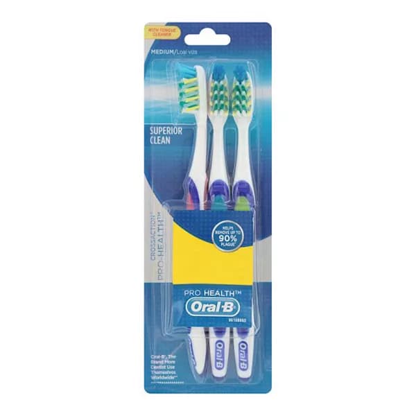 مسواک اورال-بی سری CROSSACTION مدل SUPERIOR CLEAN با برس متوسط بسته ۳ عددی — تصویر ۲