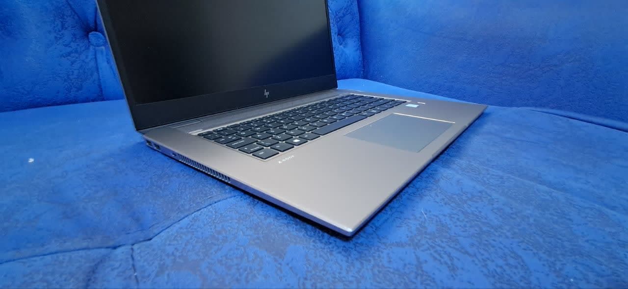 HP ZBOOK 15 Studio G7