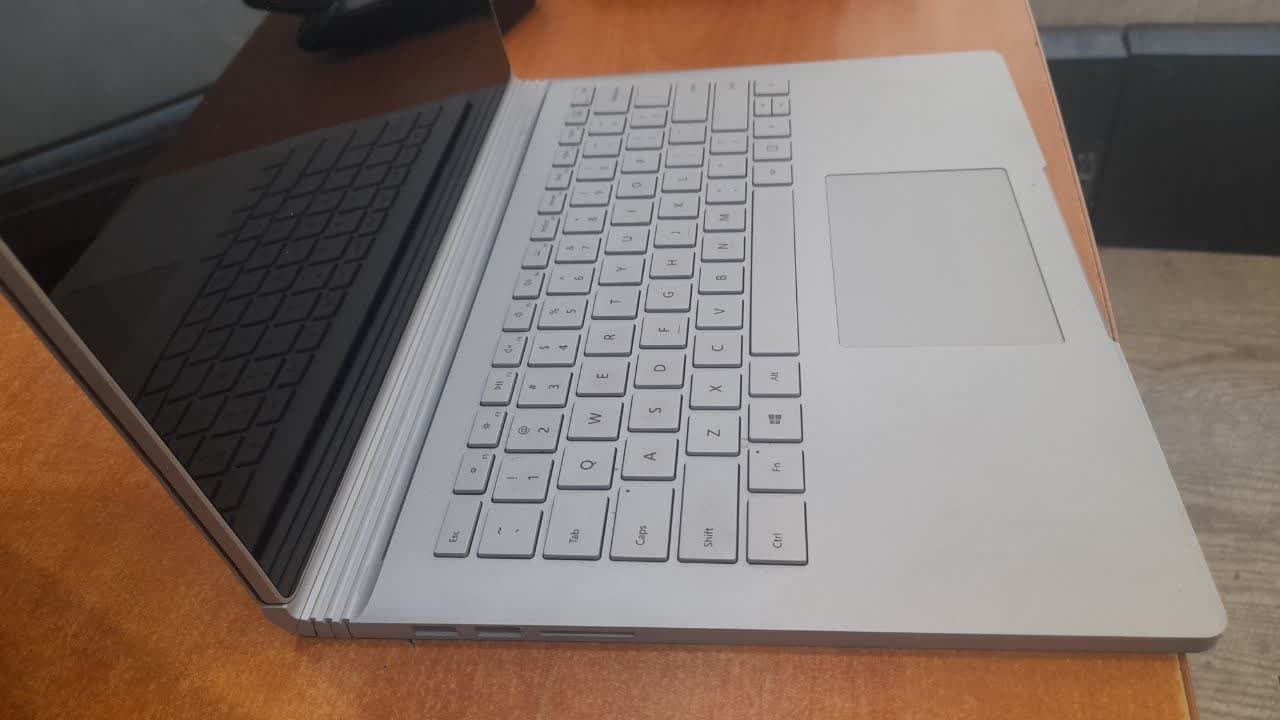 microsoft SurfaceBook 2 i7 vga 2 gig — تصویر ۲