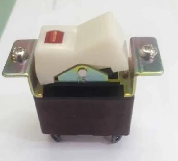 کلیدON/OFF ژاپنی 20 آمپر چراغ دار
