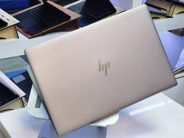 لپ تاپ 15.6 اینچی اچ پی مدل Zbook 15u G5 I7-8650u 8GB 256SSD — تصویر ۸