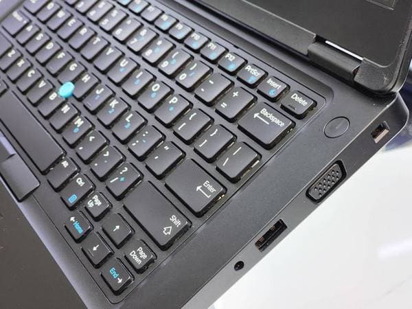 لپ تاپ 14 اینچی دل مدل Latitude 5480 I7-6600u 8GB 256SSD — تصویر ۸