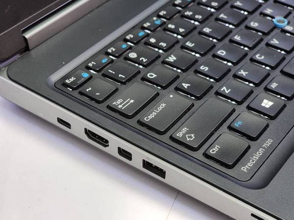 لپ تاپ 15.6 اینچی دل مدل Precision 7520 I7-7920hq 8GB 256SSD Quadro m2200 4GB — تصویر ۵