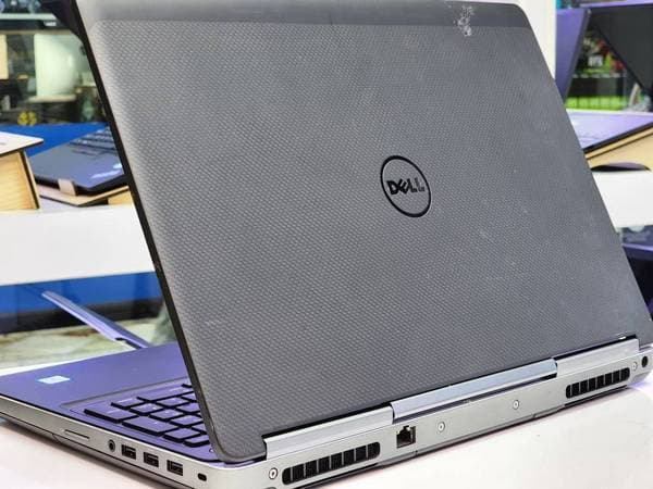 لپ تاپ 15.6 اینچی دل مدل Precision 7520 I7-7920hq 8GB 256SSD Quadro m2200 4GB — تصویر ۲