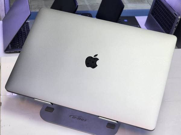 لپ تاپ 16 اینچی اپل مدل MacBook Pro A2141 I7-9750 2019 16GB 512SSD 4GB — تصویر ۸