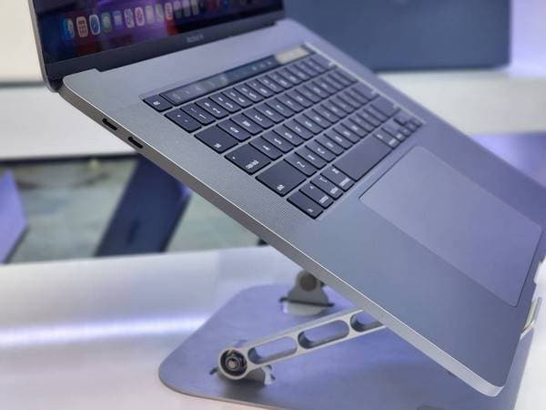 لپ تاپ 16 اینچی اپل مدل MacBook Pro A2141 I7-9750 2019 16GB 512SSD 4GB — تصویر ۴