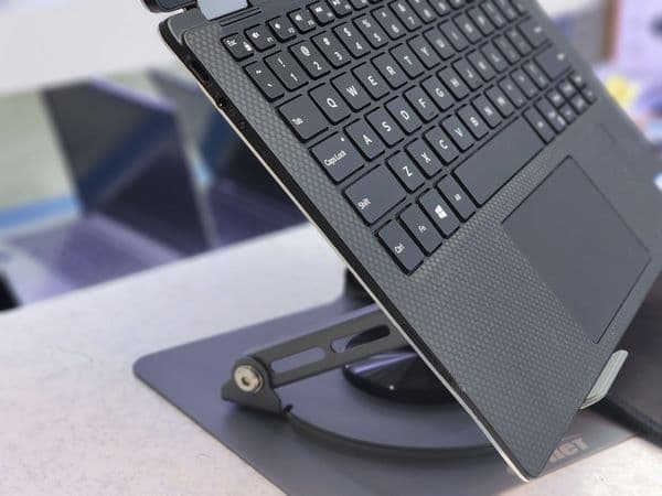 لپ تاپ 13 اینچی دل مدل XPS 13 9365 I7-8500y 16GB 256SSD Touch — تصویر ۹