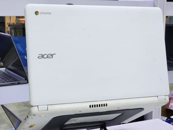 کروم بوک 15.6 اینچی ایسر مدل Chromebook CB5-571 Celeron 3205 4GB 32SSD — تصویر ۳