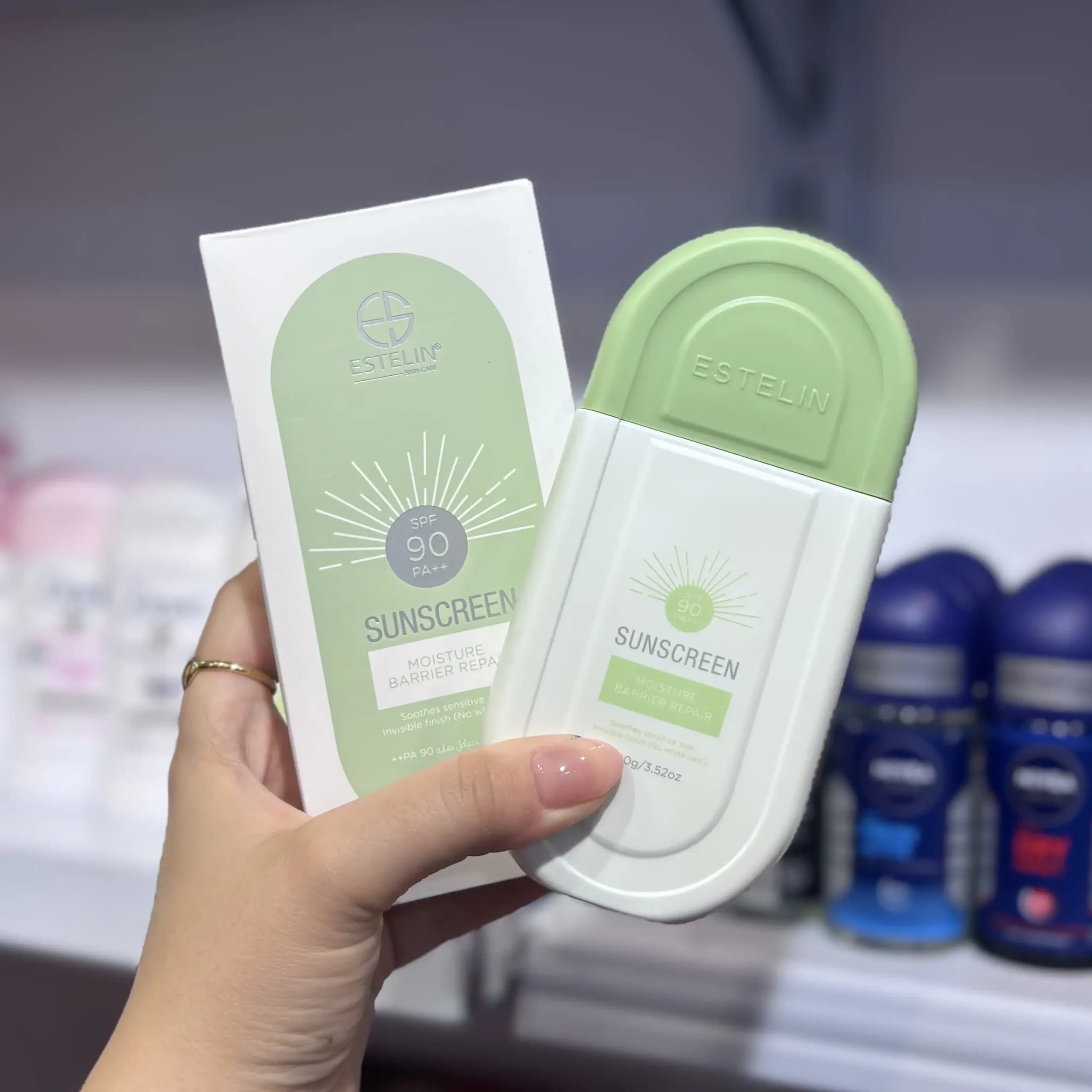 کرم ضد افتاب بی رنگ صورت استیلن SPF 90 مدل MOISTUER وزن 100 گرم (اصل)