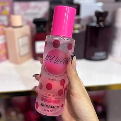 بادی اسپلش مای وی My Way اروماجو اصل ؛رایحه‌ای زنانه، لطیف و الهام‌گرفته از مسیر موفقیت