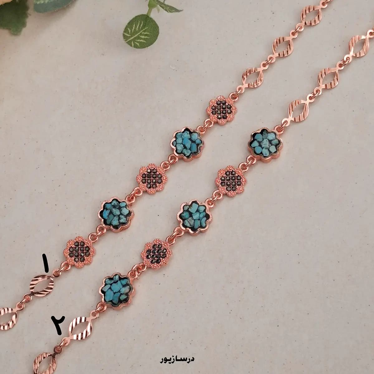 دستبند مس و فیروزه و مارگازیت گلی پنج — تصویر ۳
